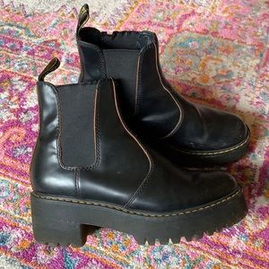 DR MARTEN ROMETTY CHELSEA LEATHER BOOT -lightly worn!